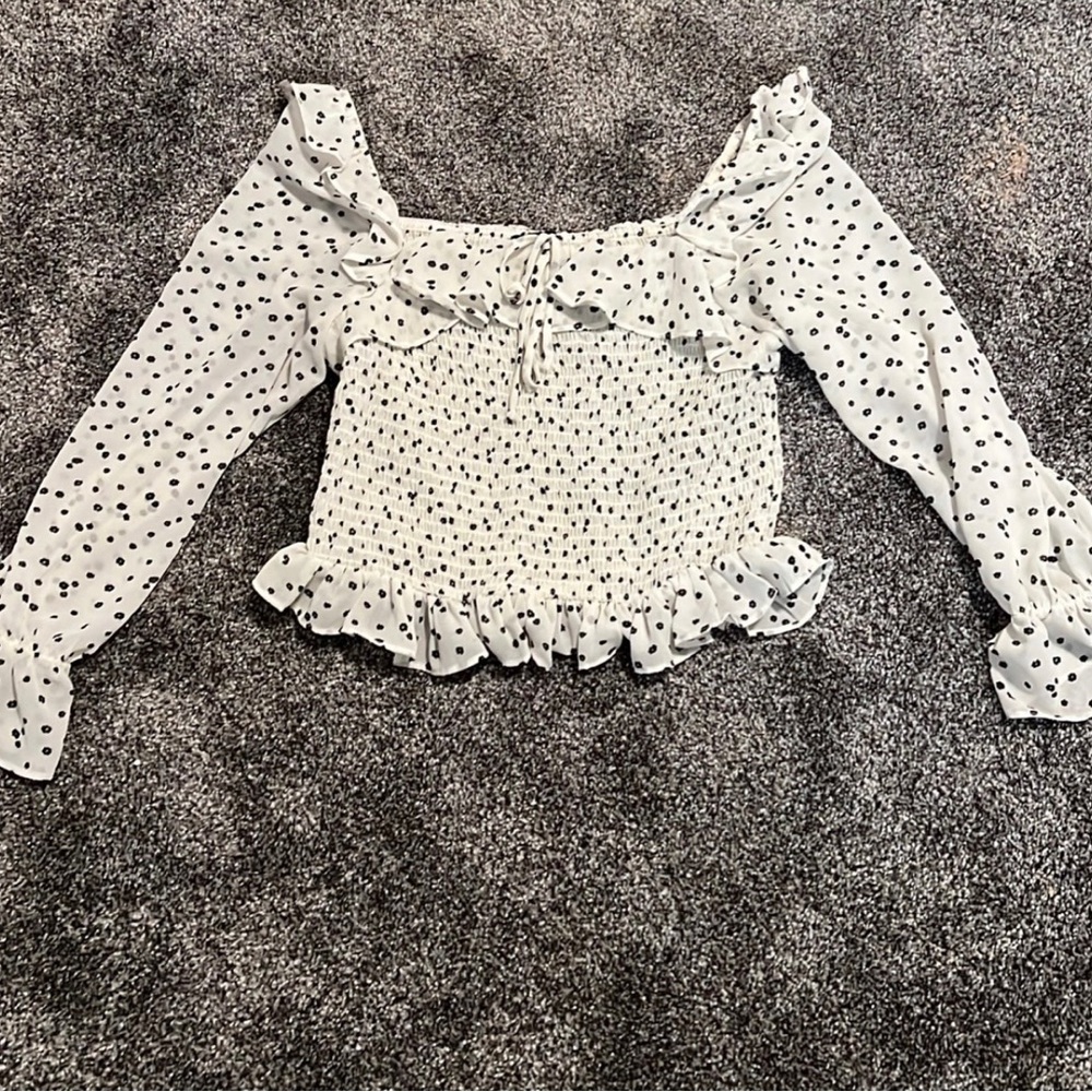 Size L long sleeve blouse